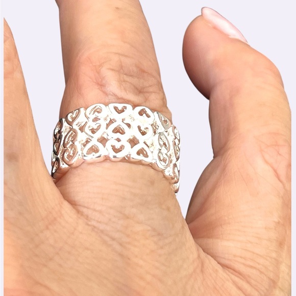 Silver Heart Pattern Ring - Picture 6 of 12